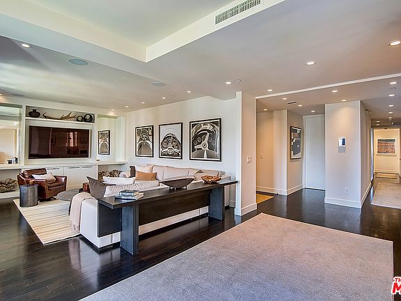 4th image of 443 N Palm Dr #2