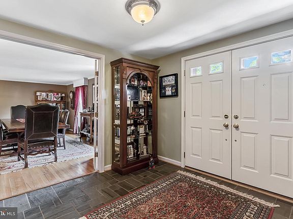 3rd image of 4323 Adrienne Dr