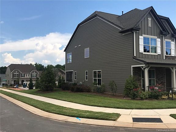 2nd image of 905 Ashton Ct N #65