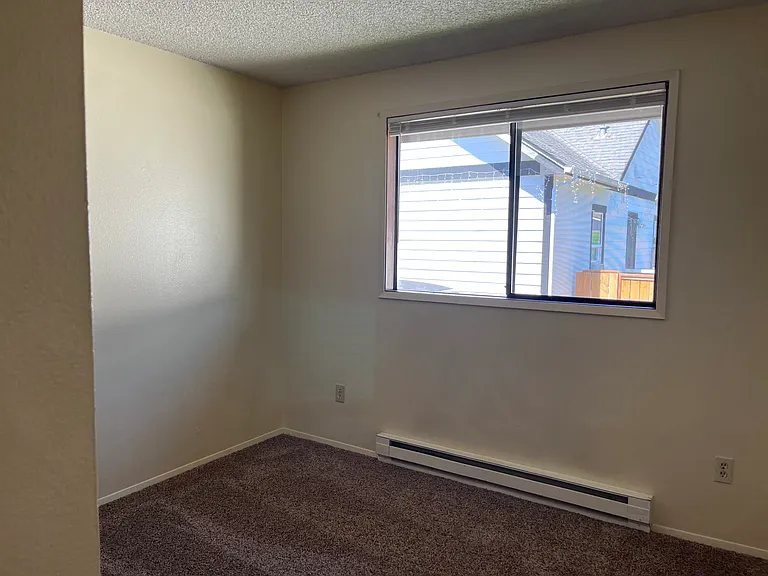 113 Marcus St #B — Photo 8