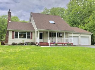 146 Friendship Dr, Hawley, PA 18428