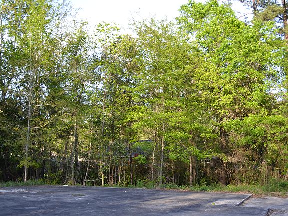 View driveway/rear of lot