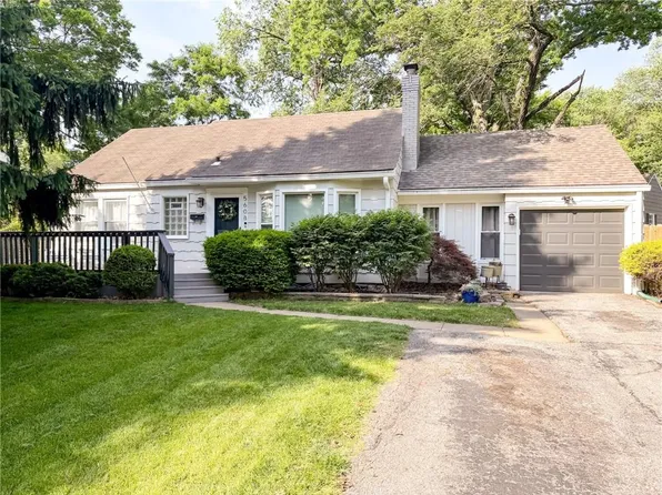 5608 Roeland Dr, Roeland Park, KS 66205