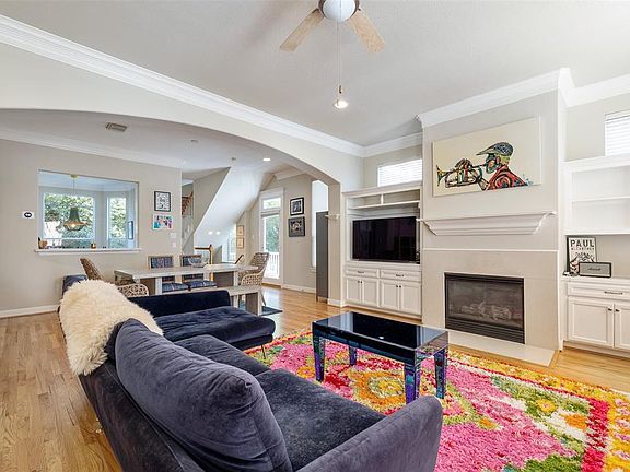 4th image of 212 Hawthorne St #A