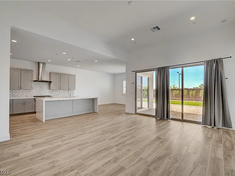 11803 Giroma Ave — Photo 4