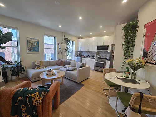233 W 21st St #6D Photo 1