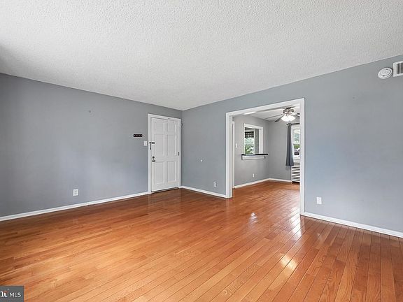 5th image of 110 Cherry Parke Unit B