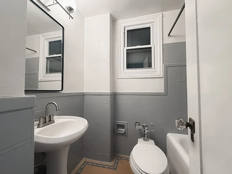 801 S Gramercy Dr — Photo 14