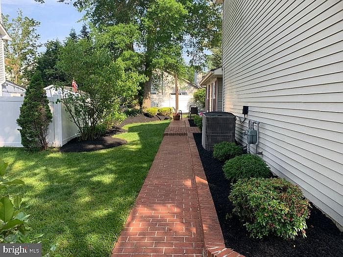 2nd image of 130 Stoneham Dr