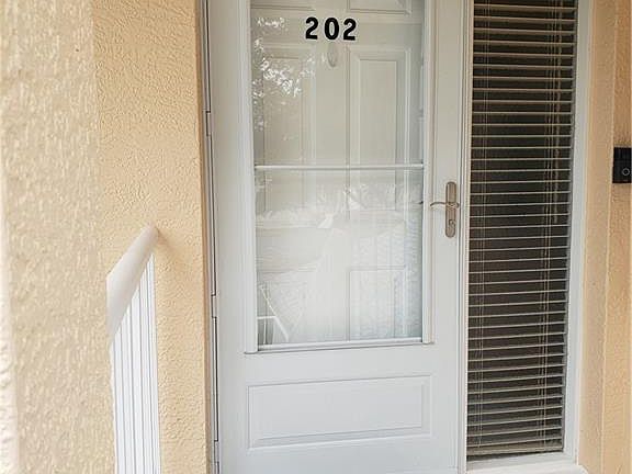 4th image of 736 Wiggins Lake DR #202