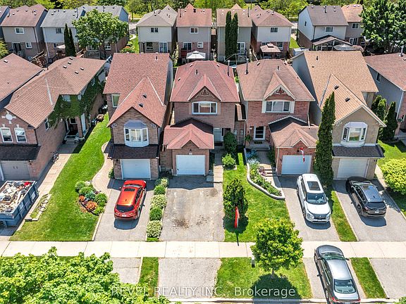 2nd image of 11 Carr Dr