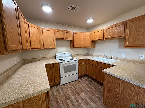 5th image of 2505 S Lea Ave