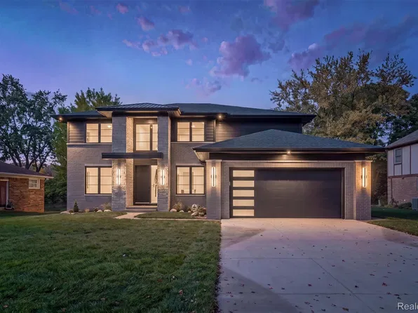 1545 Tiverton Trail Dr, Rochester Hills, MI 48306