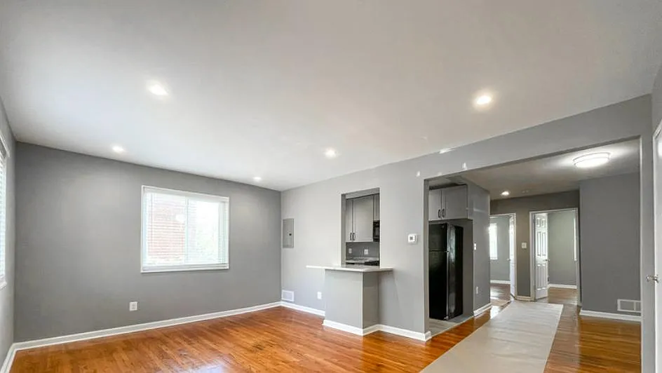 873 Bellevue Street Southeast, Unit 1 — Photo 3
