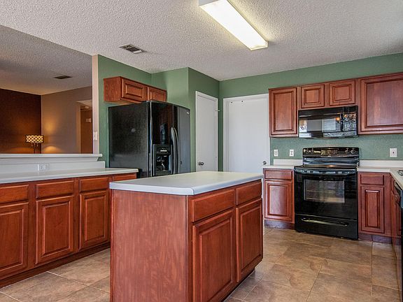 4th image of 10541 Eastridge Dr