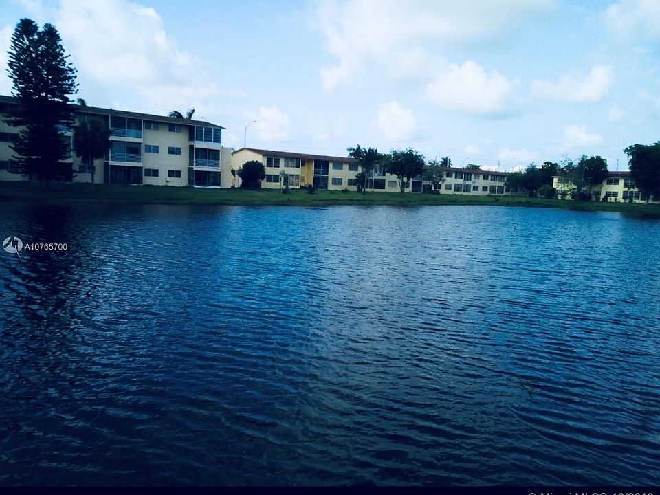1st image of 20200 NE 27th Ct APT 21