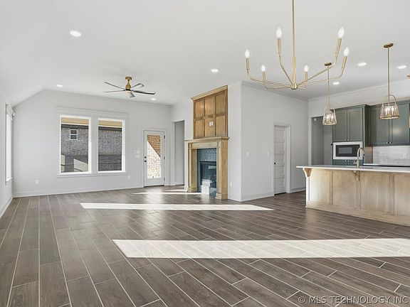 3rd image of 7215 E Queens St