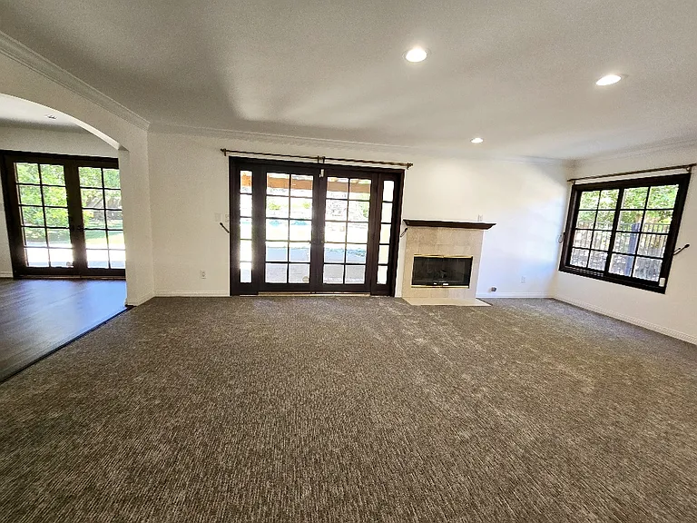 19613 Hiawatha St — Photo 21
