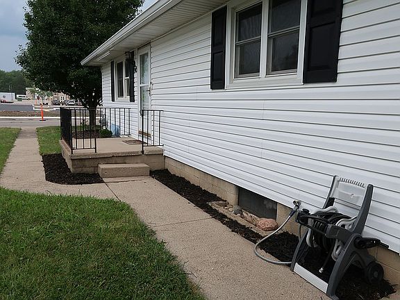 2nd image of 943 Harrison Ave
