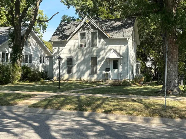 714 N 7th St, Beatrice, NE 68310