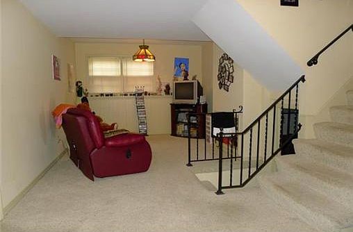 5th image of 9659 Granada St