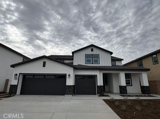 297 Grand Sky Ln, Perris, CA 92570