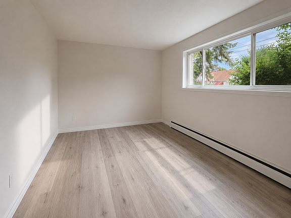 5th image of 204 Melrose St #1
