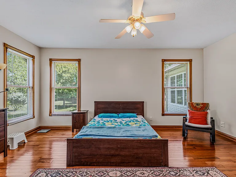725 Greystone Ct — Photo 28