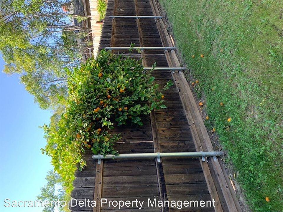 1st image of 8261 Crossoak Way