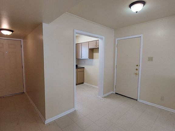 5th image of 501 Southtrail Dr #503