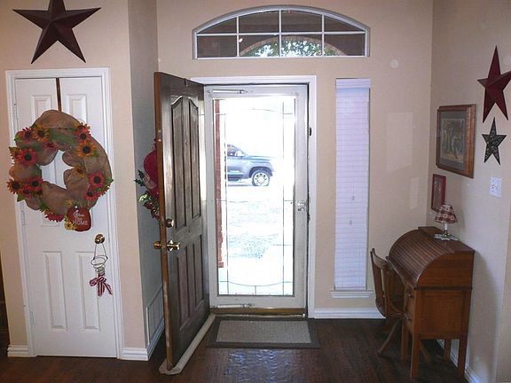 2nd image of 1706 Crosshaven Dr