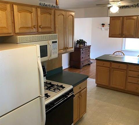 5th image of 9205 Philmont Dr