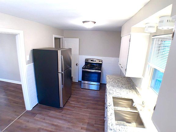 5th image of 3055 Coral Park Dr