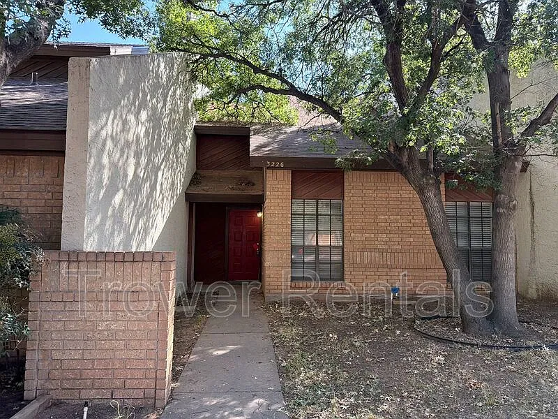 2 bed, 2.0 bath, $1,600 — Photo 1