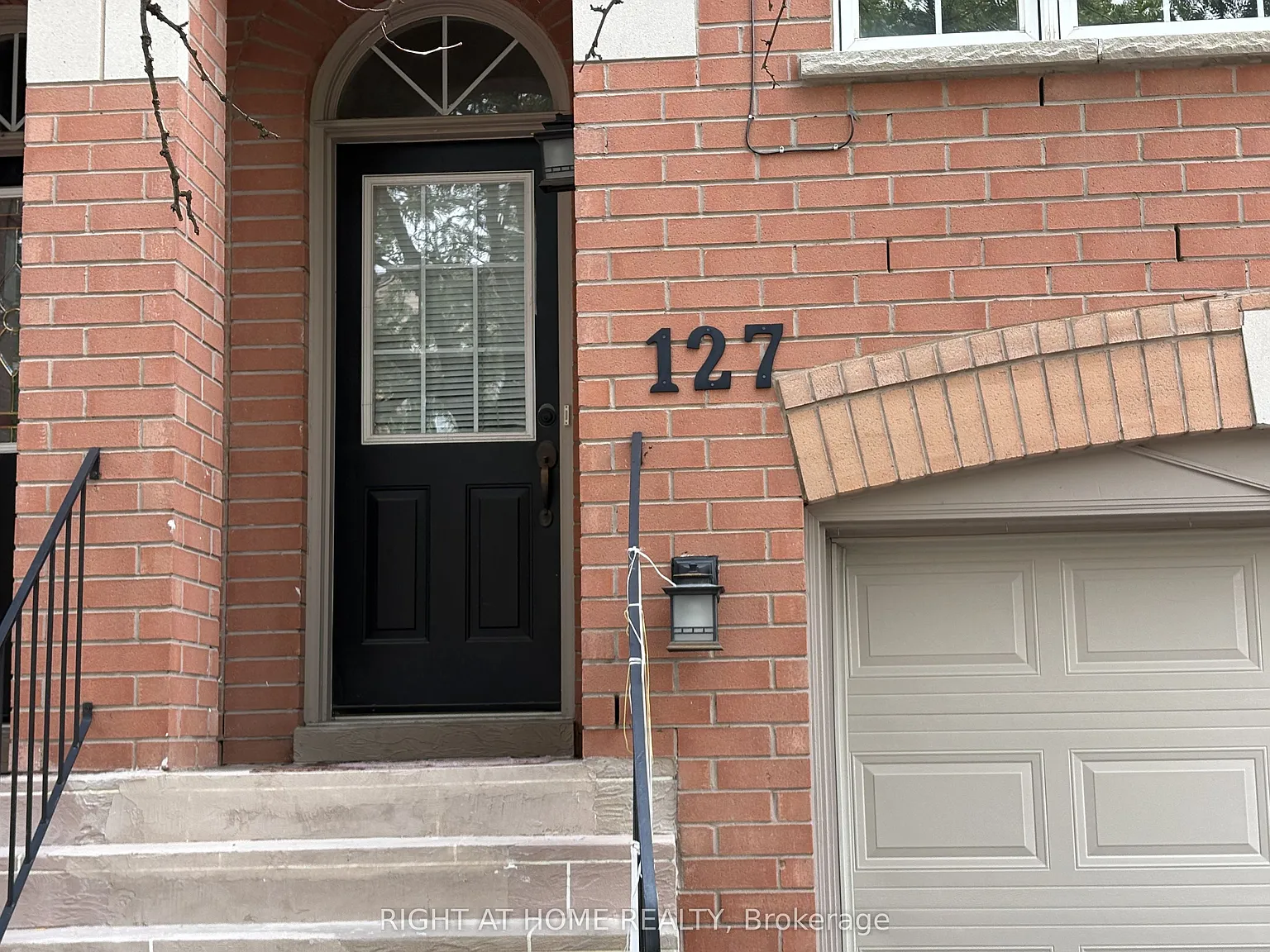 4 bed, $3,300 — Photo 1
