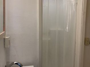 828 W 4th St #B, Waterloo, IA 50702