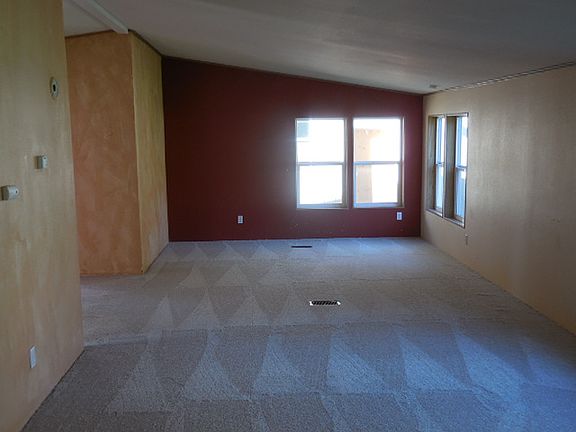 5th image of 180 E Oakdale St