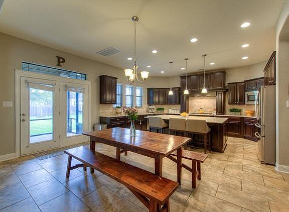 4th image of 10821 Canfield Dr
