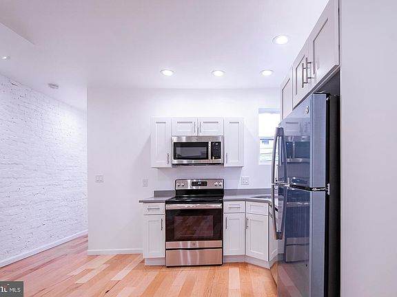 3rd image of 5346 Delancey St Unit 1