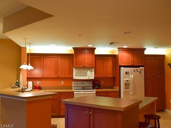 3rd image of 8601 Piazza Del Lago Cir