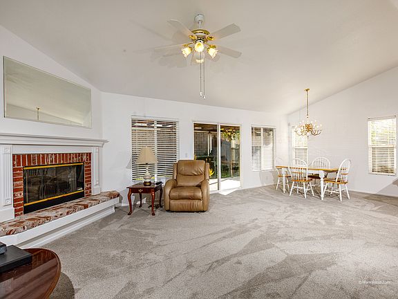 3rd image of 572 Alta Meadow Ln