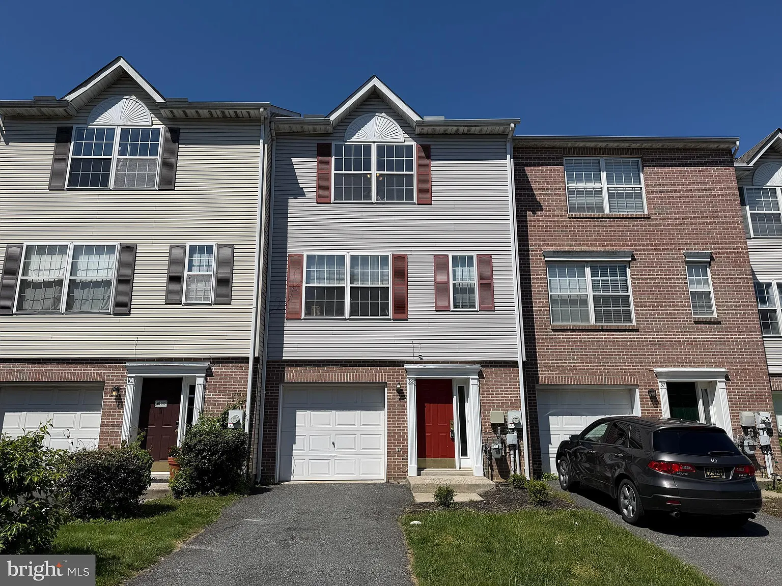 3 bed, 1.5 bath, 1635 sqft, $2,250 — Photo 1