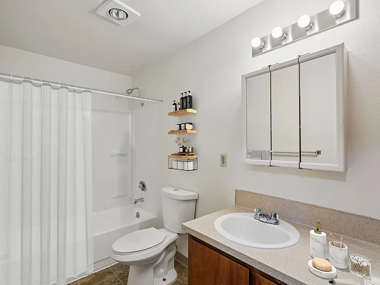 Bagley Estates- HOME SWEET HOME- UP TO 4 WEEKS FREE! — Photo 7