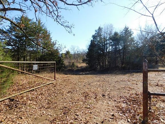 2nd image of 10907 Cedar Creek Rd
