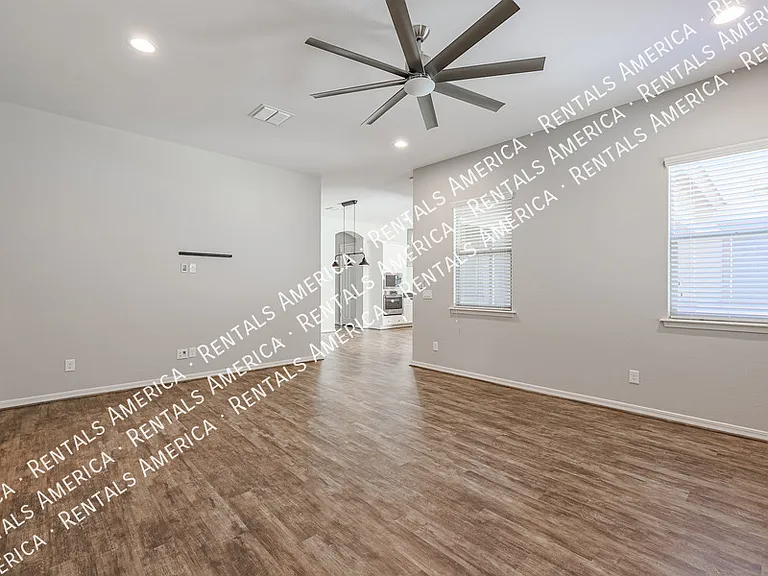 4429 E Jones St — Photo 24