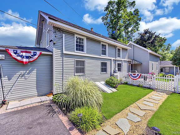 2nd image of 1116 Montauk Highway