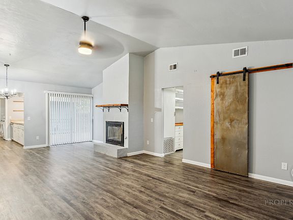 5th image of 2721 Indian Creek Blvd