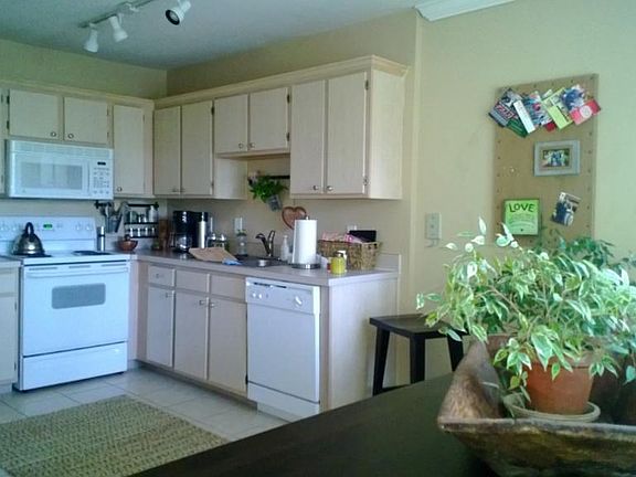 3rd image of 1655 The Greens Way APT 3424