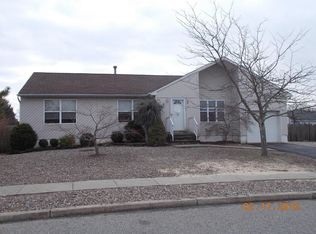 22 Flintlock Dr, Barnegat, NJ 08005