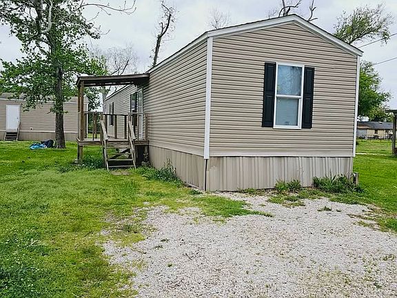 4th image of 315 Vincent Ln #2
